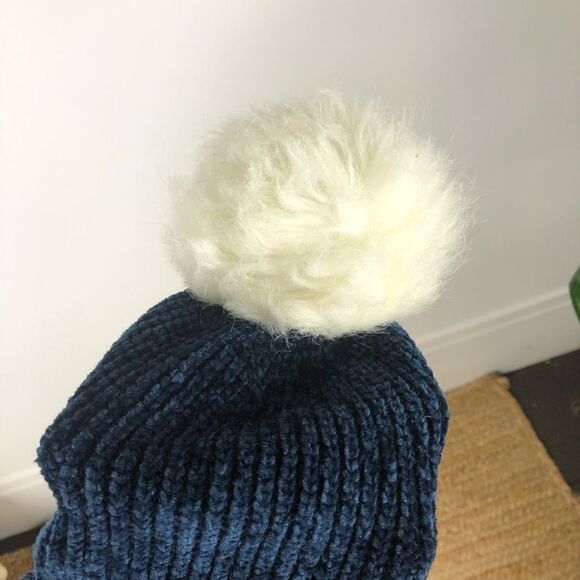 Sweaty Betty Chenille Bobble Hat Blue White  Pom Pom One Size - Picture 7 of 8